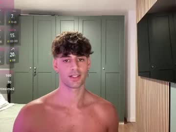 italianboy092 live webcam
